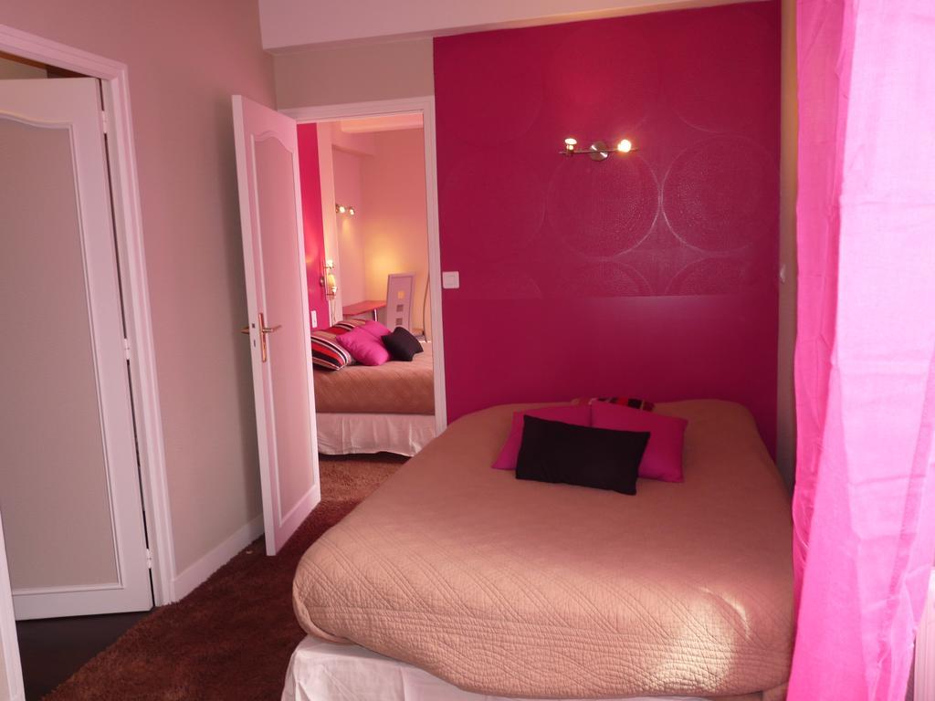 Hotel Patton Avranches Bagian luar foto