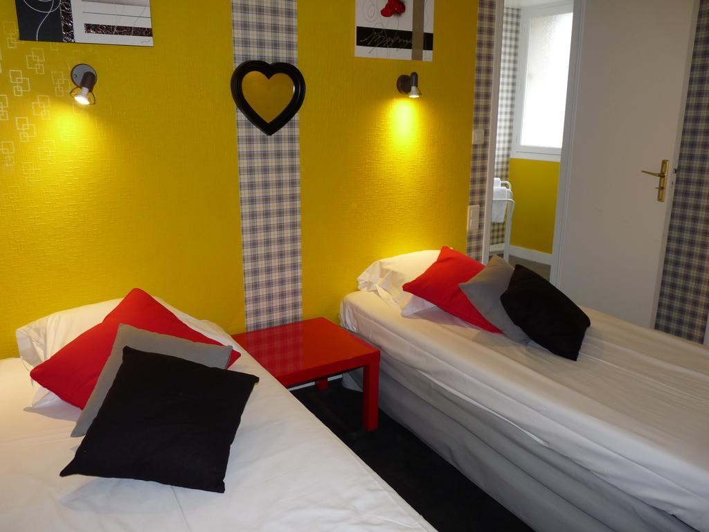 Hotel Patton Avranches Bagian luar foto