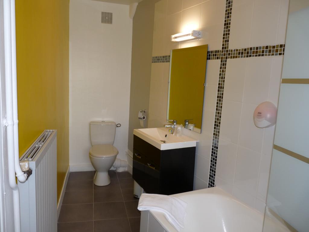 Hotel Patton Avranches Bagian luar foto