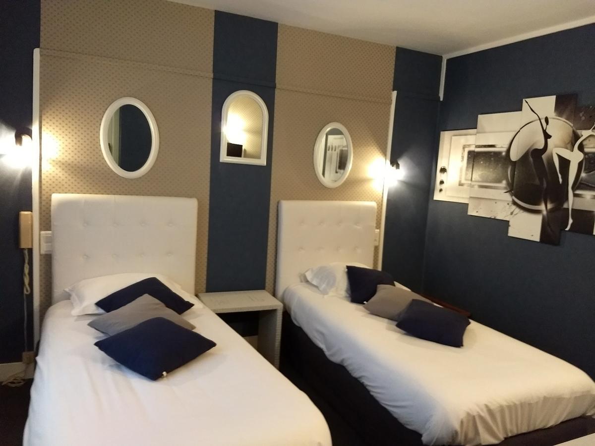 Hotel Patton Avranches Bagian luar foto