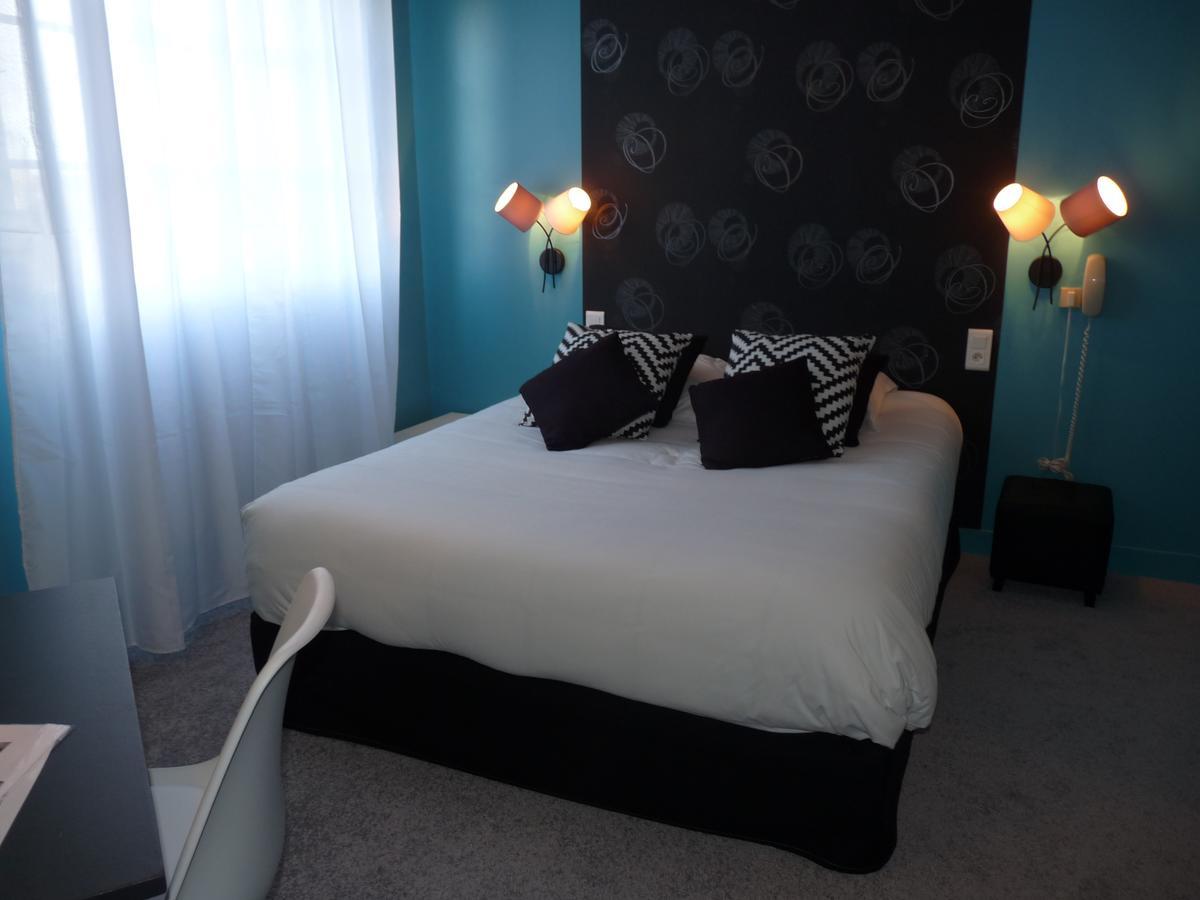 Hotel Patton Avranches Bagian luar foto