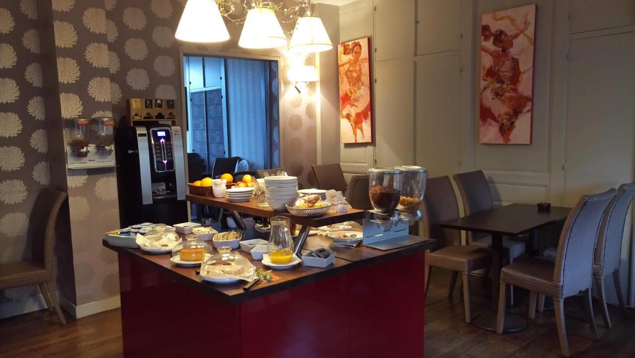 Hotel Patton Avranches Bagian luar foto