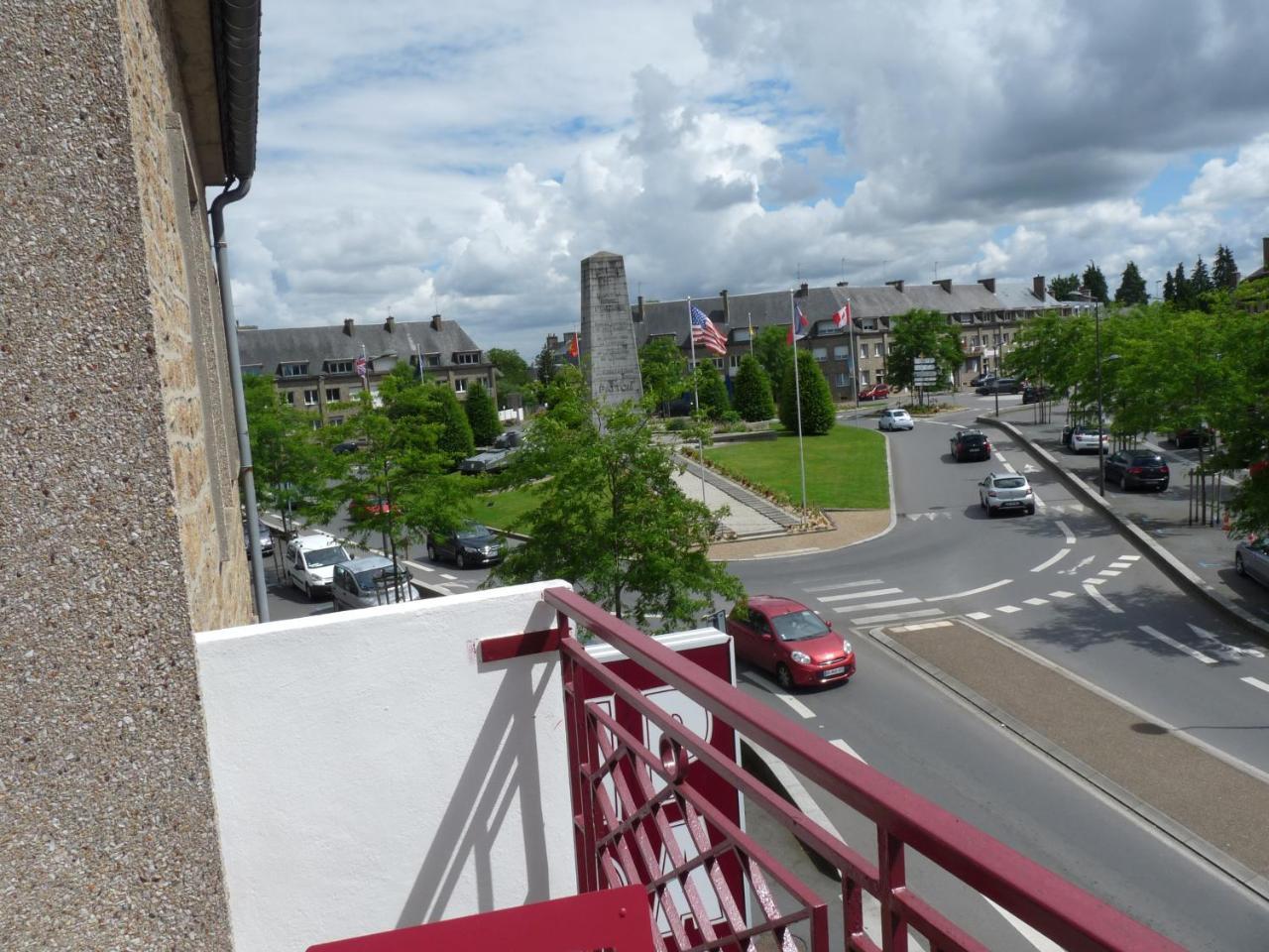 Hotel Patton Avranches Bagian luar foto