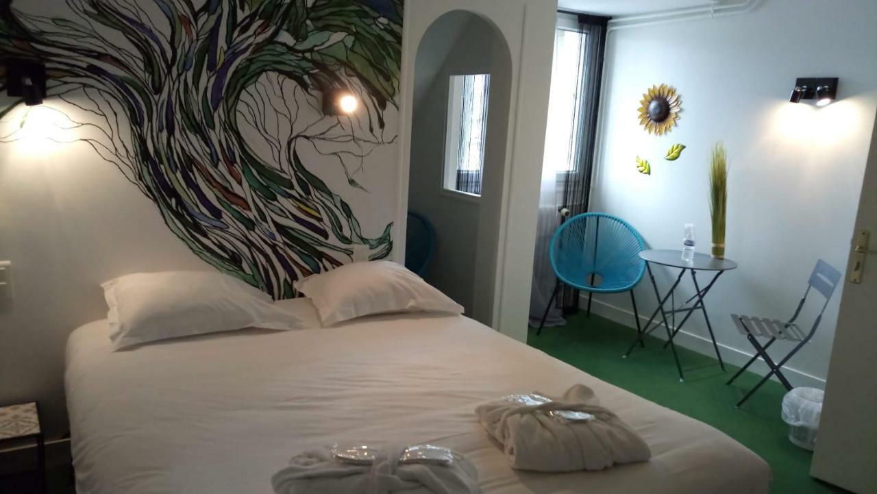 Hotel Patton Avranches Bagian luar foto